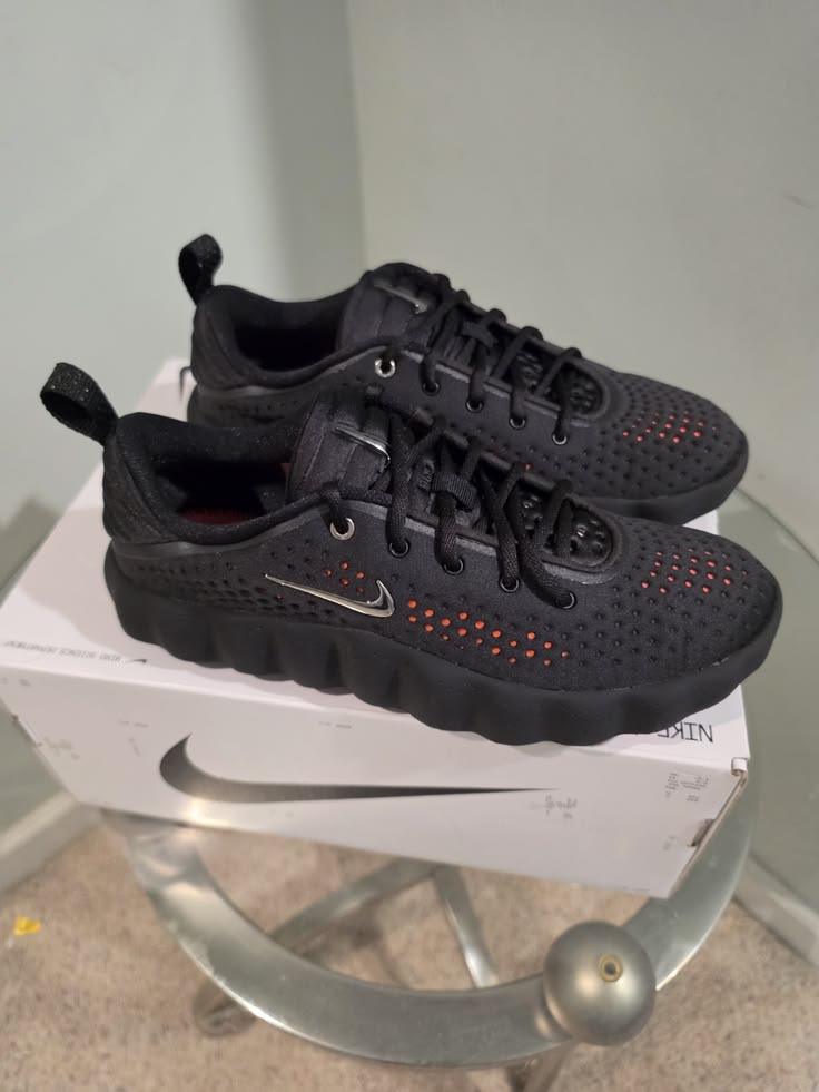 NIKE MIND - NOIRE
