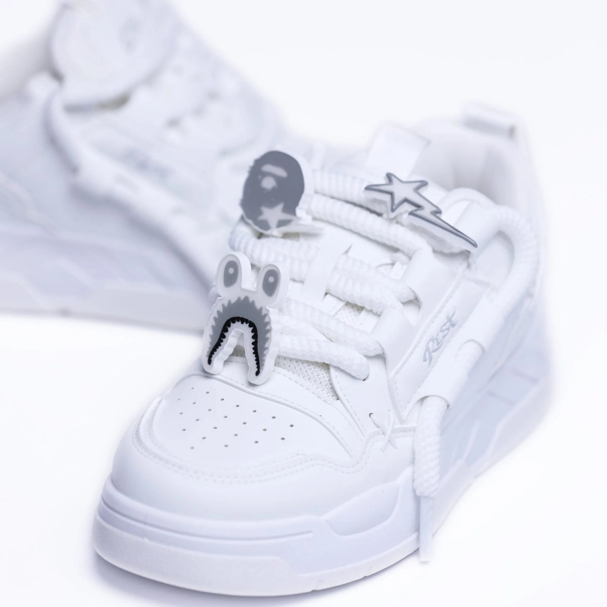 REST CHICAGO FULL WHITE