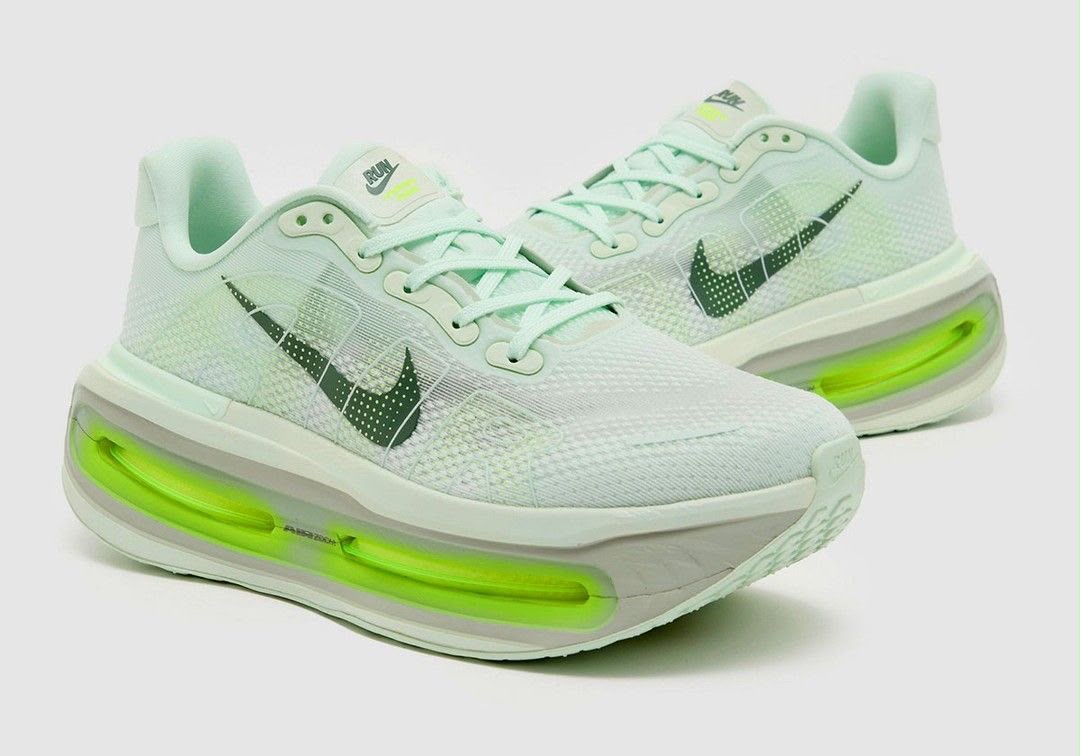 NIKE ZOOM - BEIGE / VERT