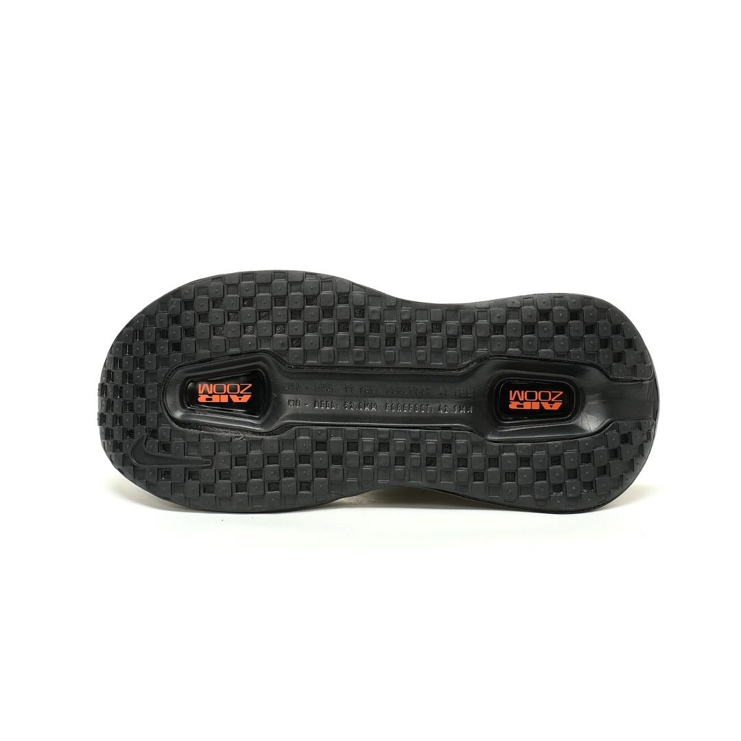 NIKE ZOOM - NOIRE / ORANGE