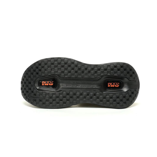 NIKE ZOOM - NOIRE / ORANGE