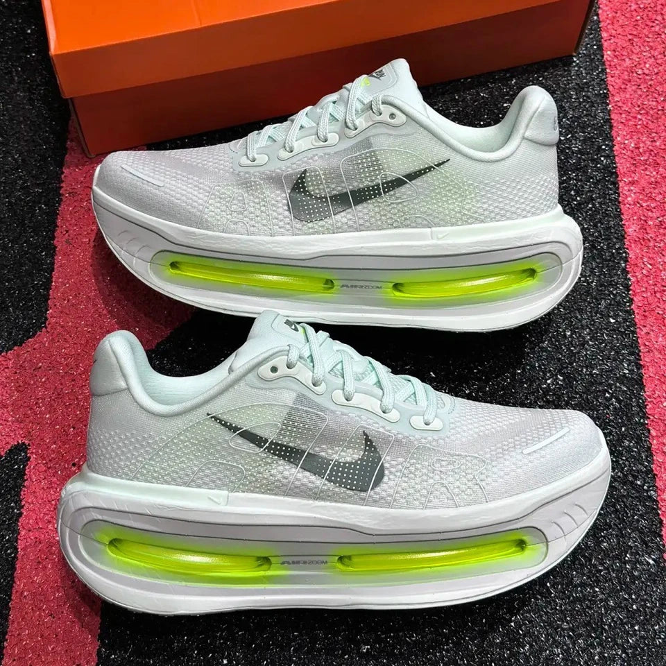 NIKE ZOOM - BEIGE / VERT